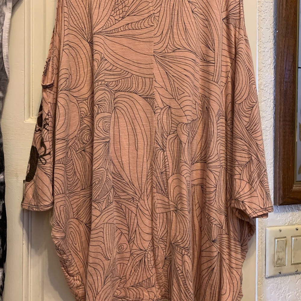 Euc Chelsea & Violet 2 Top Bundle Size Medium - image 6